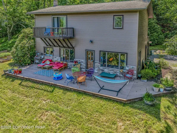 261 Hall Ln, Monroe Township, PA 18657