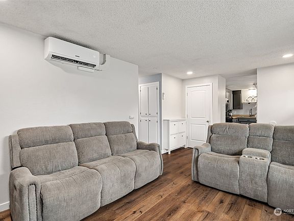 5th image of 15121 18th Avenue Ct E