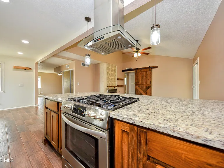 10348 Darin Rd — Photo 21