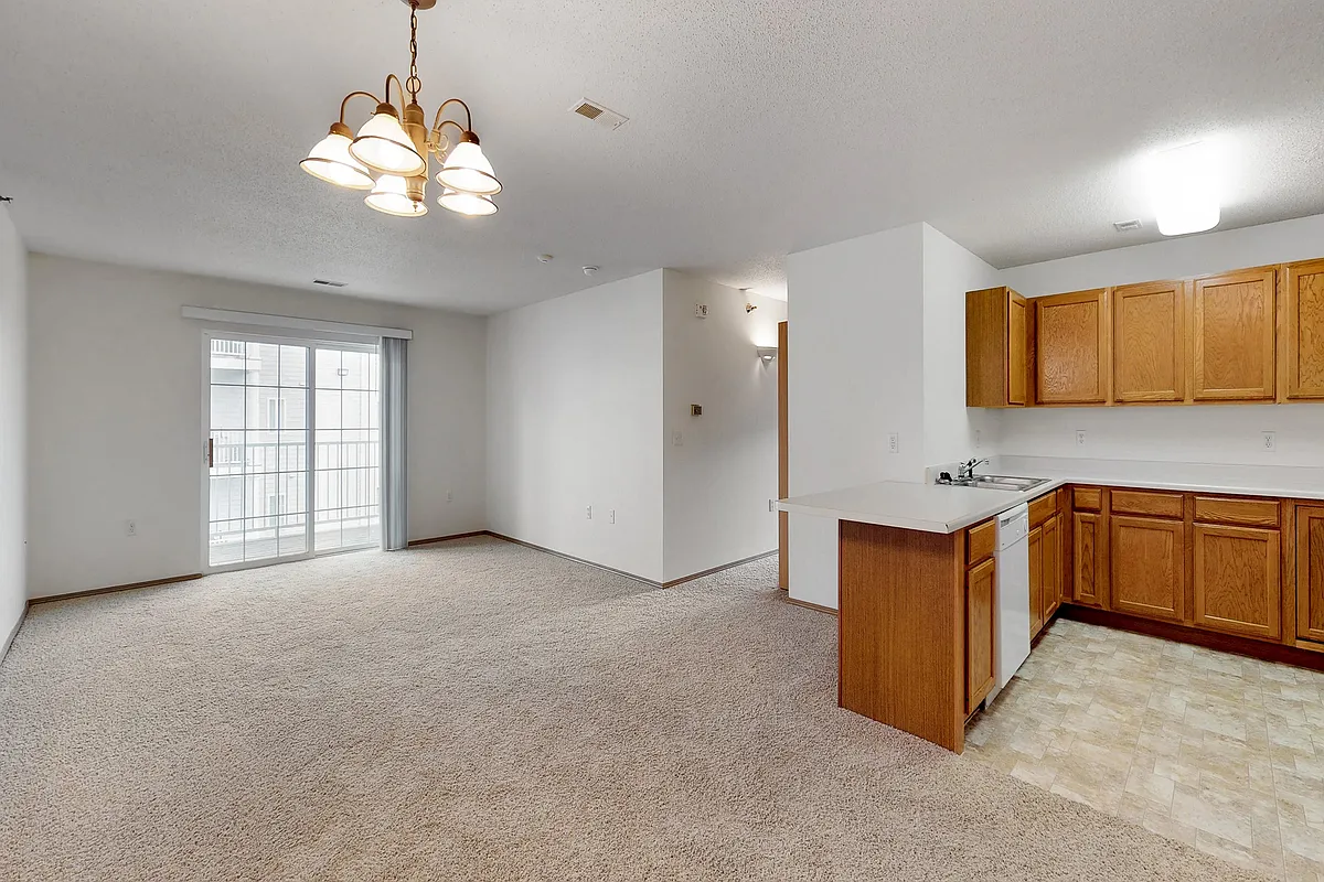 Building Photo - Platinum Valley Apartments