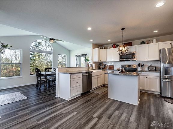 2nd image of 610 Honor Ln