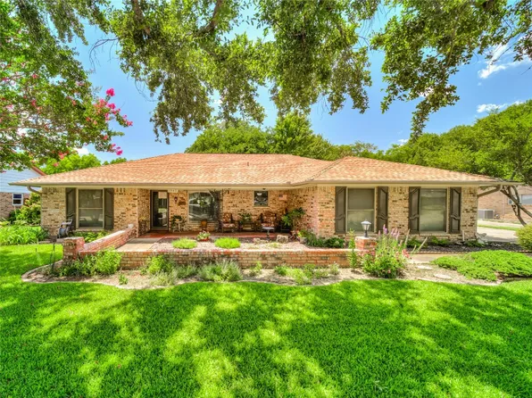 1947 Casa Loma Ct, Grapevine, TX 76051