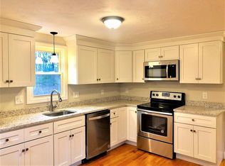 92 Quaker Meeting House Rd, East Sandwich, MA 02537