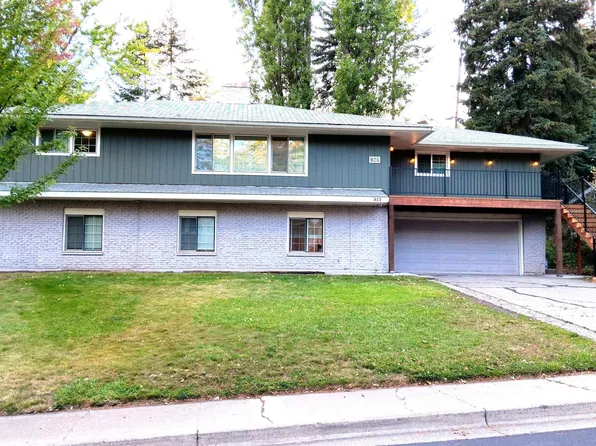925 SW City View St, Pullman, WA 99163