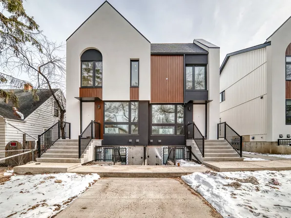 9013 93rd St NW, Edmonton, AB T6C 3S5