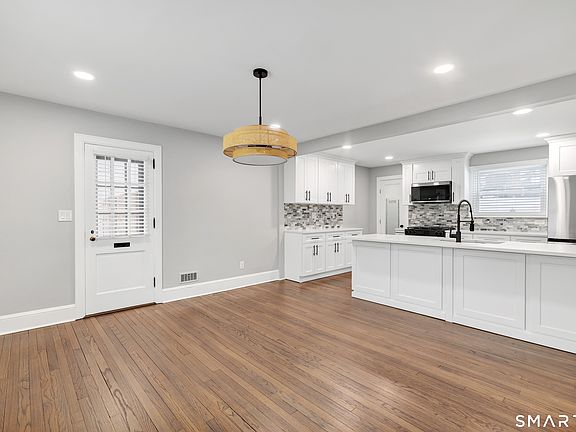 3rd image of 10 Merrill Road