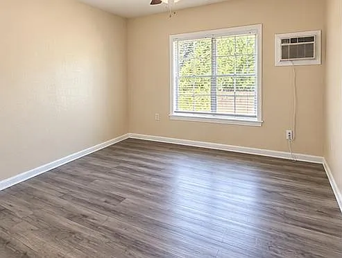 816 W Dean Ave — Photo 4