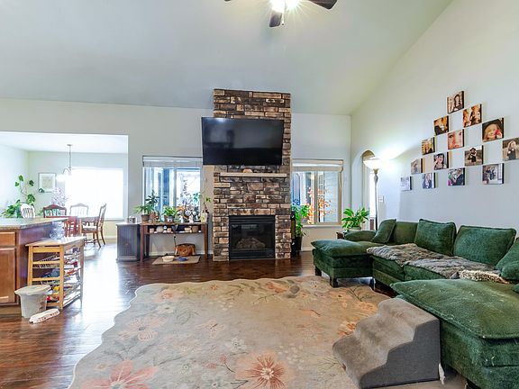 5th image of 10281 Ventura Ln