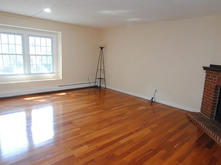 74 Stillwater Dr — Photo 11