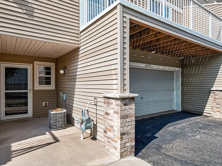6581 Olive Ln N — Photo 24