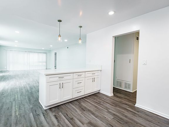 5th image of 170 N Crescent Dr APT 306