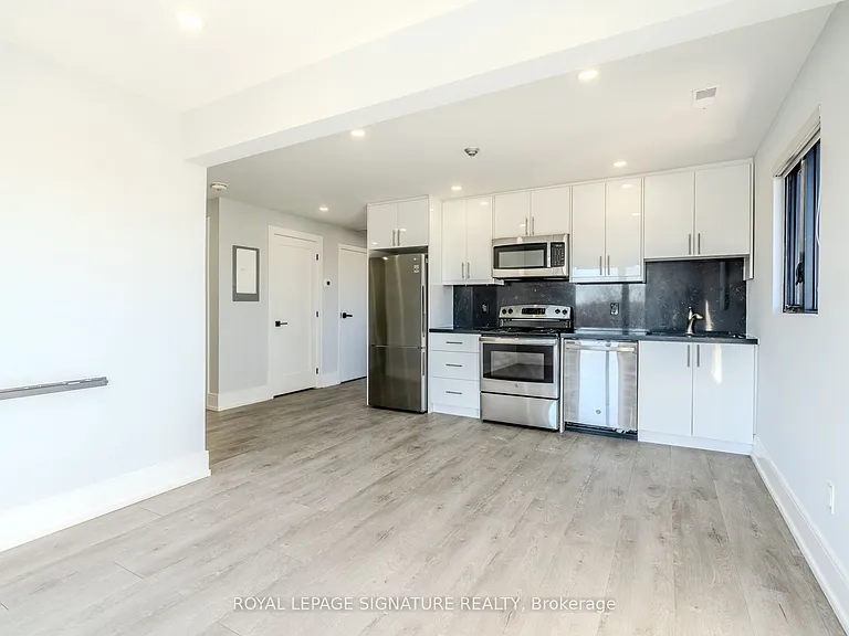 66 John St W #302 — Photo 5