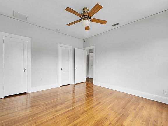 5th image of 2557 Myra St