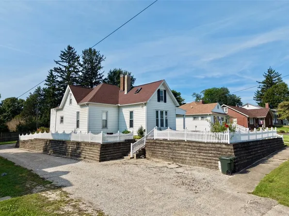 424 E Wood St, Paris, IL 61944