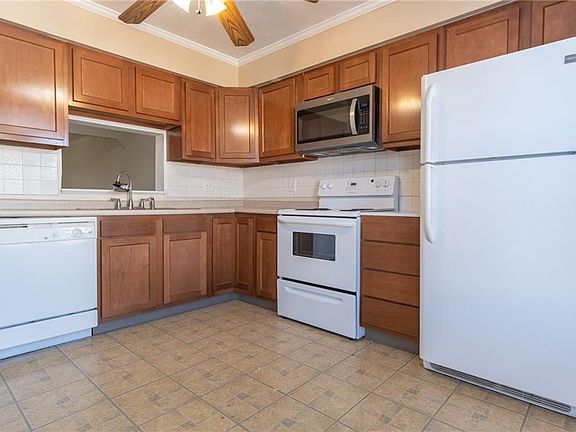 5th image of 5615 Campus Dr