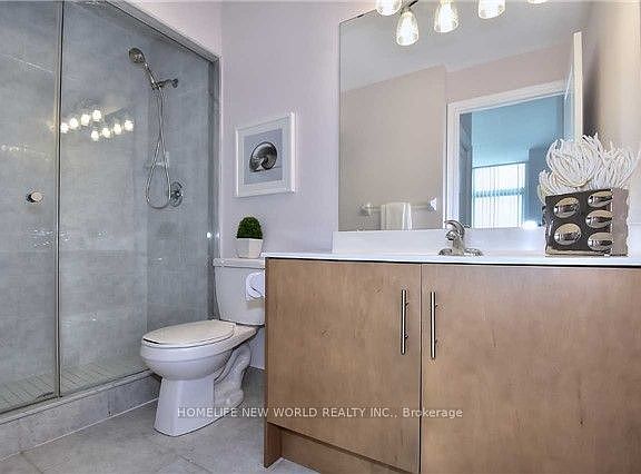 4th image of 18 Harding Blvd Penthouse 214