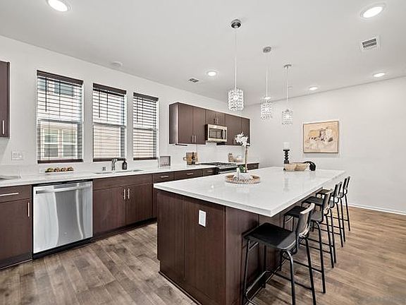 5th image of 5240 Rockfish Ln #110