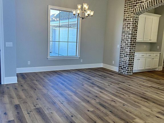 3rd image of 878 Glenwild Cir