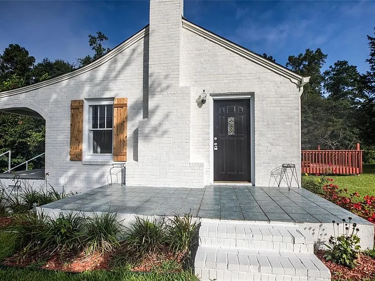 819 E College St — Photo 19