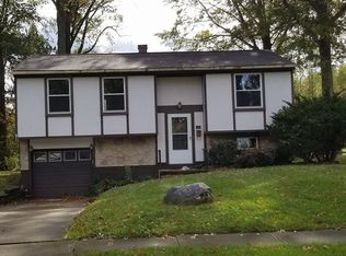 118 Blossom Ln, Niles, OH 44446