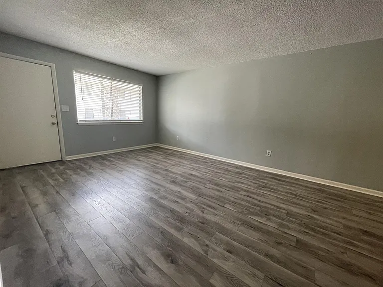201 College Blvd E #13-1 — Photo 3
