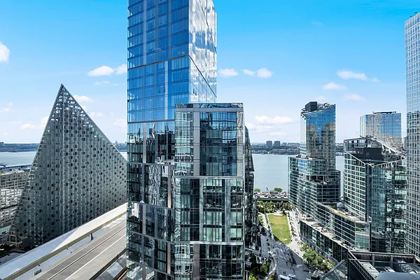 Rented by Compass | media 20