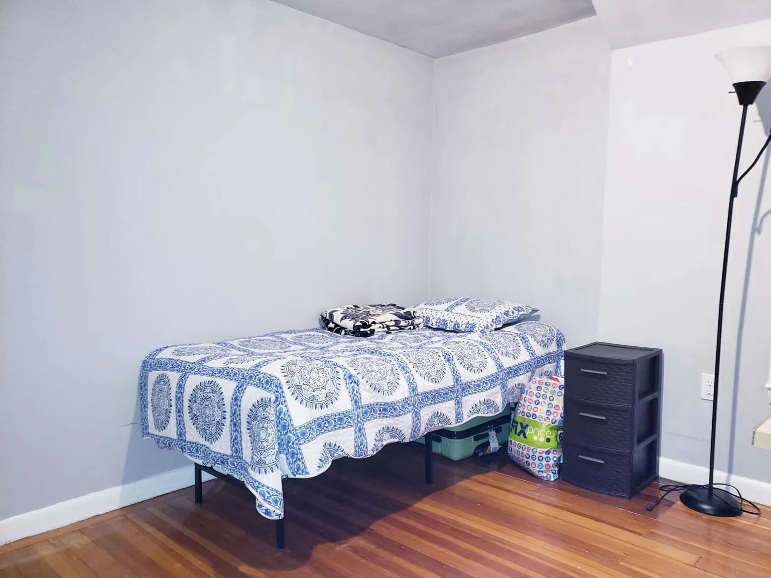 4 bed, 1250 sqft, $995 — Photo 4
