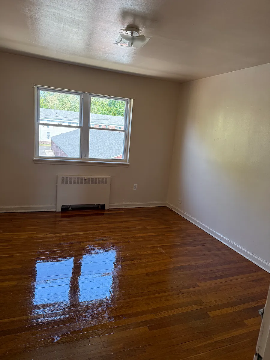 Building Photo - 19 Redfield Vlg #D4