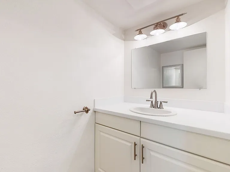 1355 N Gaylord St #2 — Photo 21