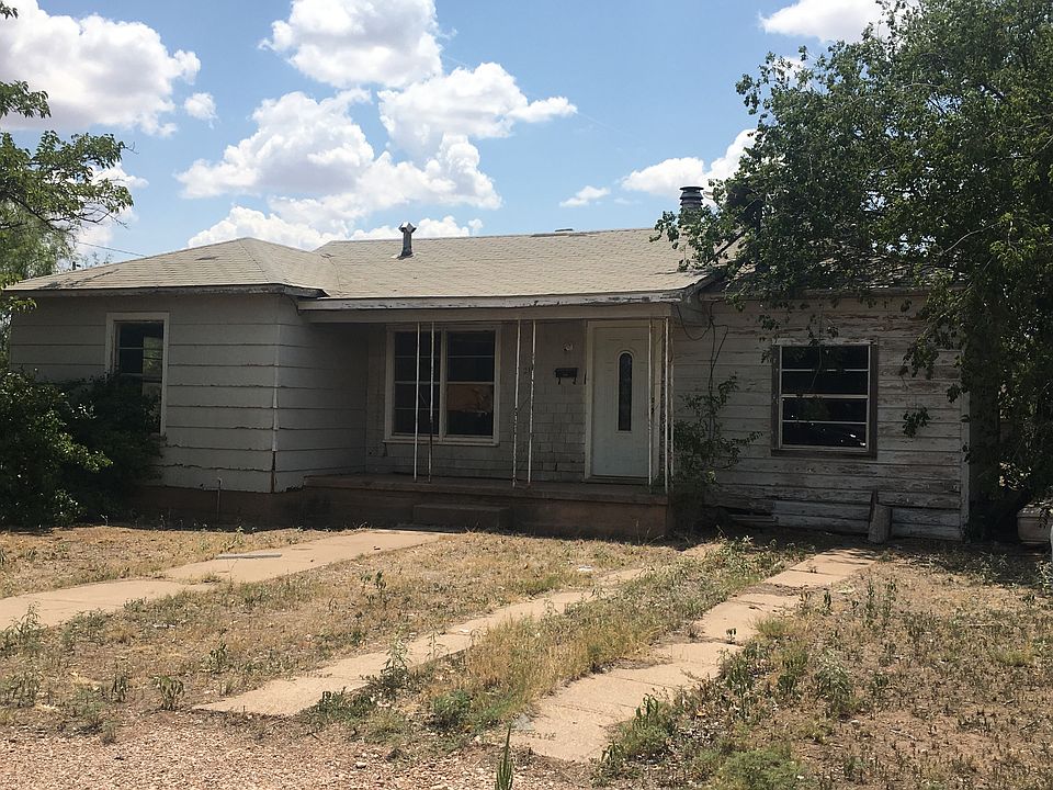 2nd image of 212 NW Avenue I