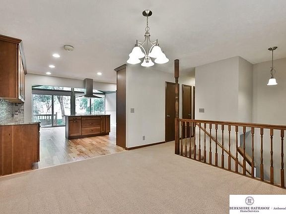 4th image of 14618 Josephine St