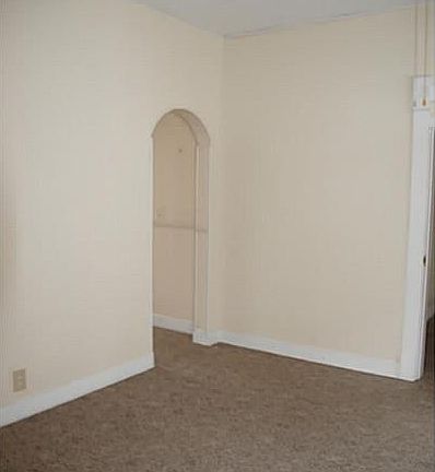 5th image of 830 N Jackson St