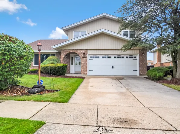 15524 Pine Rd, Oak Forest, IL 60452