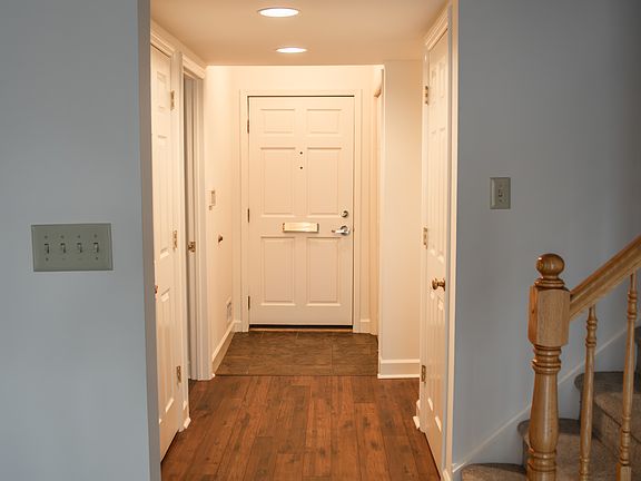 4th image of 7-33 Hulfish St #33-D