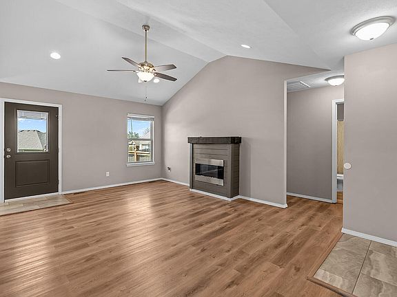 5th image of 1207 N 10th Avenue