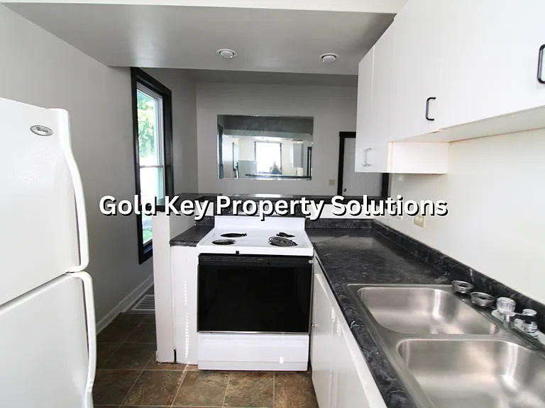 706 University Blvd — Photo 10