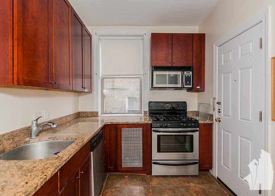 1st image of 4702 N Winchester Ave #02
