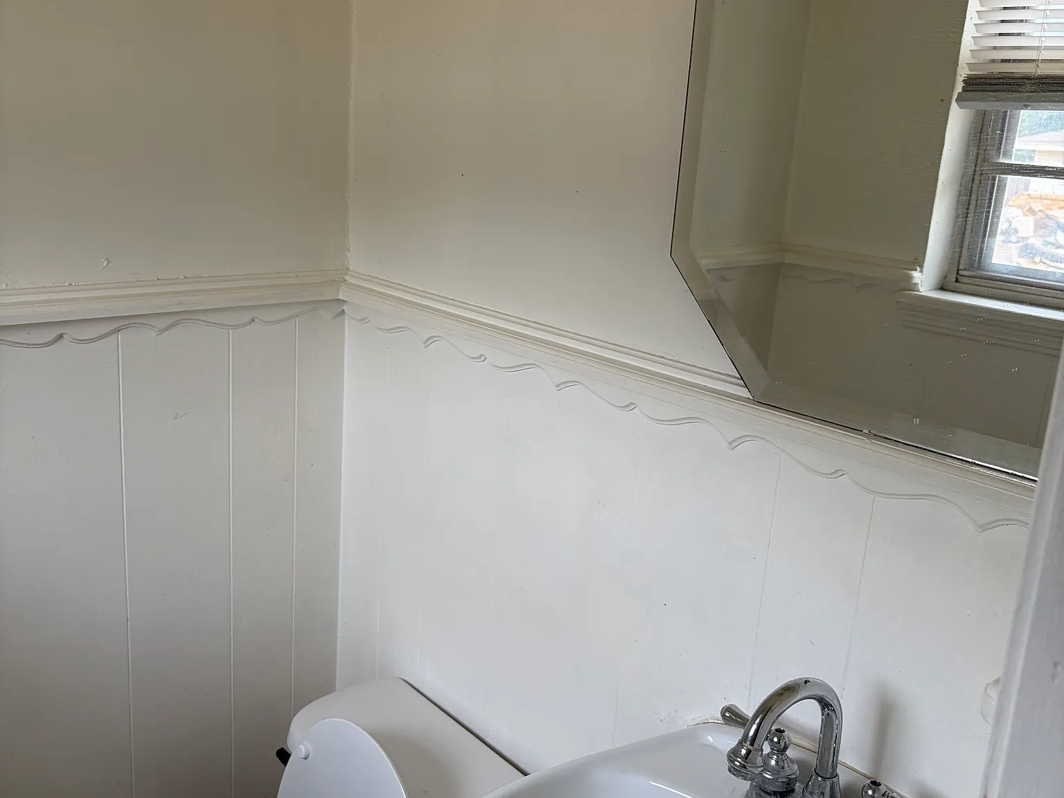 4 bed, 1.5 bath, 1442 sqft, $1,500 — Photo 3