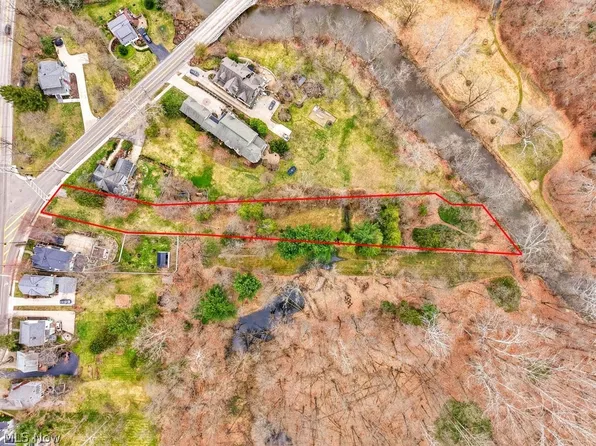 106 Solon Rd, Chagrin Falls, OH 44022