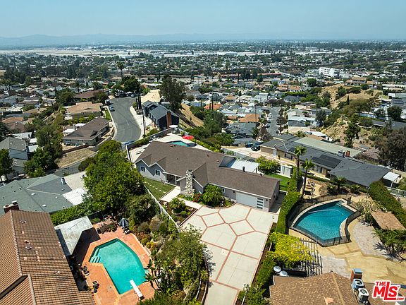 2nd image of 8471 Vine Valley Dr