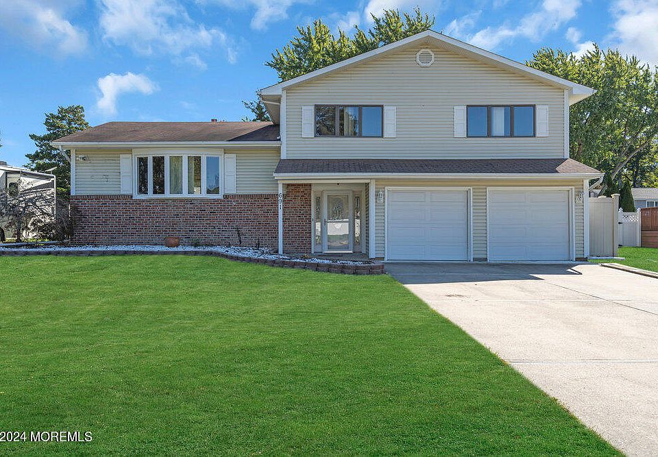 1st image of 691 Sussex Ct
