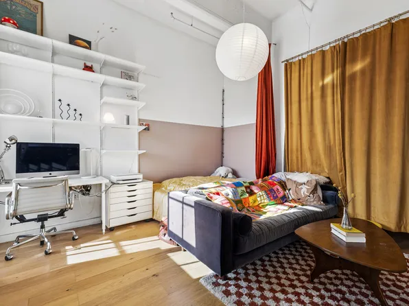 184 Kent Avenue image 2 of 5