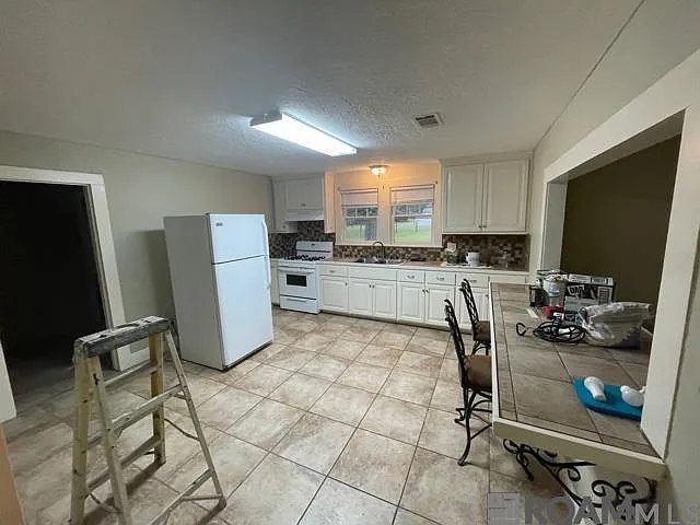 3 bed, 1640 sqft, $1,200 — Photo 3
