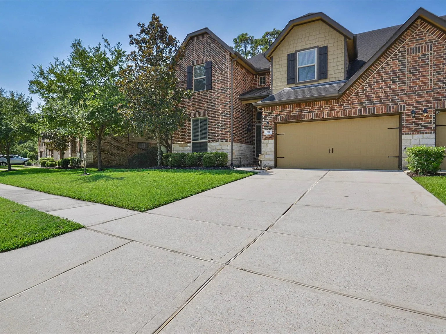 4 bed, 3.0 bath, 2543 sqft, $2,895 — Photo 1