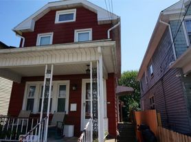 2434 Sycamore St, Easton, PA