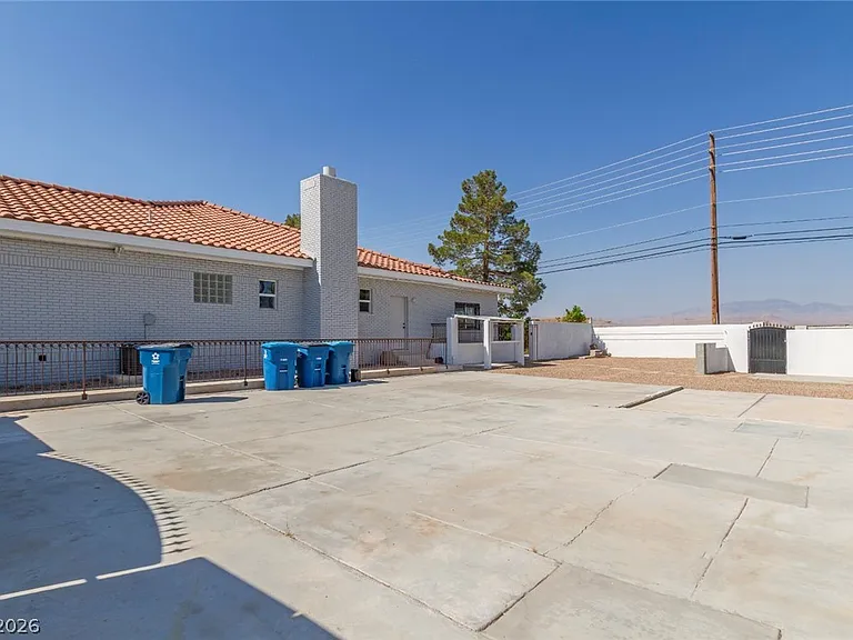 60 E Levi Ave — Photo 75