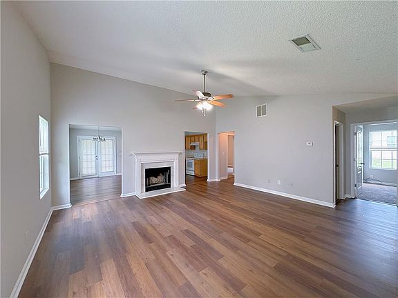5th image of 306 Willow Way