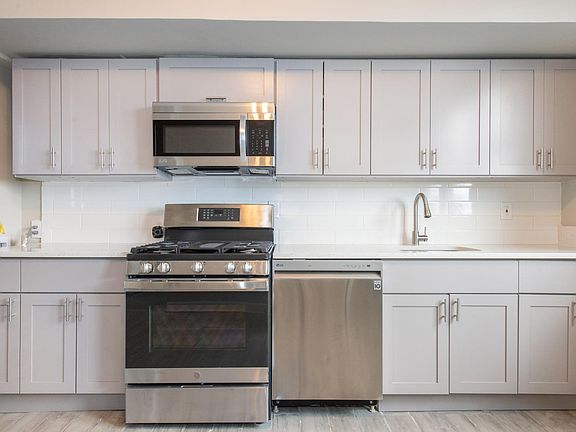 2nd image of 122 E Centre St