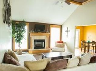 413 Meadowbrook Dr, Kearney, MO 64060