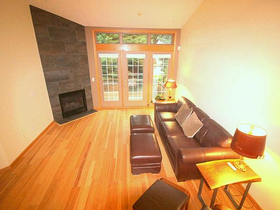 5th image of 2306 19th Ave NE